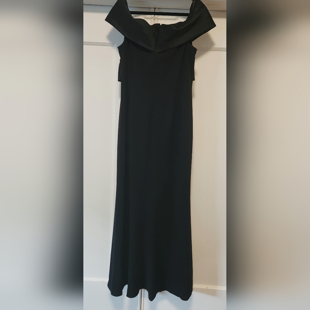 ELIZA J, Satin-Bow Off-The-Shoulder Gown, Size 18 - Picture 8 of 16